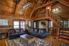 Wildwood Den - Mountain View, Hot Tub & Game Room!